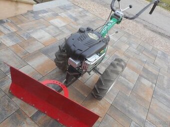 Malotraktor ROBOT s prislusenstvom