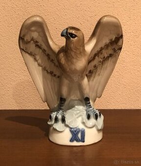 098 –  Royal dux , soška , porcelán, Orol