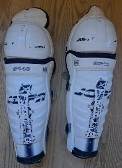 hokejové chraniče píštaľ JOFA 33 cm