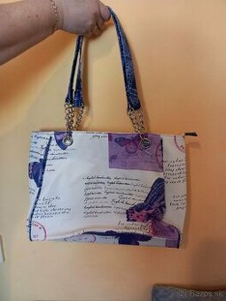 Štýlová kabelka s vintage motívom a motýľmi