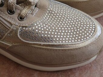 Dámske tenisky s kamienkami - veľ. 39 - NOVÉ