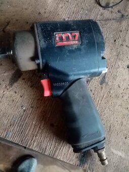 Pneumaticky razovy utahovak