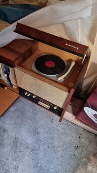 Starý rádio gramofón  rok 1967