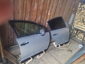 Citroen C4 náhradné diely, rozpredam, dvere