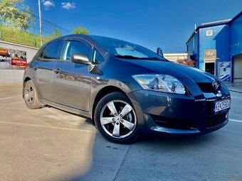 Auris 1.6 93kw 2009 nová STK