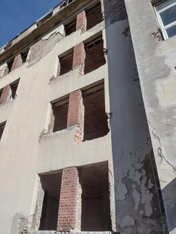 Ručné búracie práce bez použitia ťažkej techniky