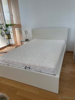 Ikea postel MALM