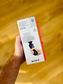 Sony grip