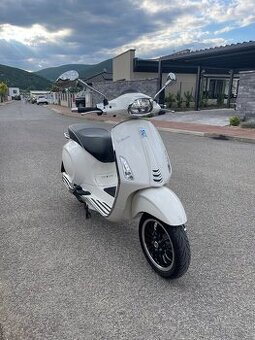 Skúter Vespa primavera Sprint 125