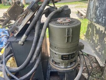 Ručná hydraulika a hydraulická jednotka.