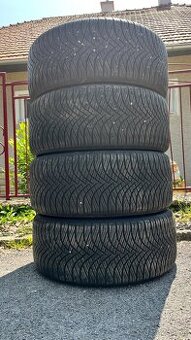 Sada pneu 225/35 r19