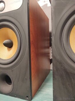 Bowers & Wilkins 685