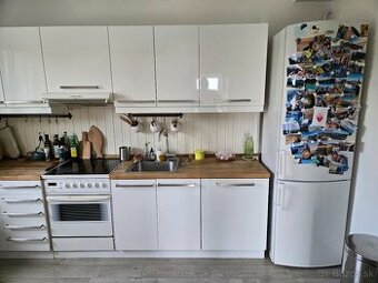 Predam za 490,- EUR zanovnú IKEA kuchyňu vrátane spotrebičov