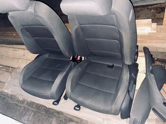 Sedadlá VW Golf 5