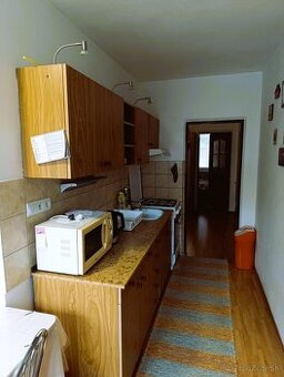 Predám 3 izbový byt s balkónom a loggiou (79m2) Zlatý Potok