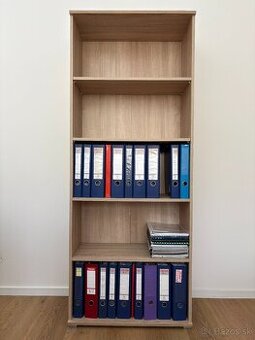 Knižnica / policový regál