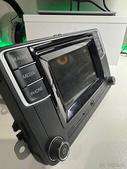 Autorádio pre VW Caddy, Transporter T6, Amarok alebo Beetle