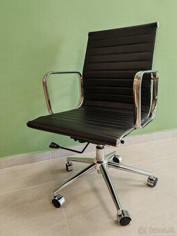 Moderná kancelárska stolička