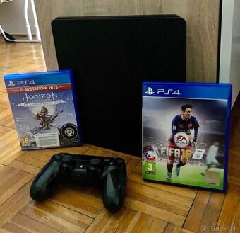 PS4 Slim 500GB + 1 ovládač + 2 hry