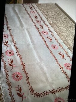 Prestieranie na dlhy stol