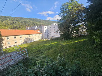 Komerčný pozemok v kúpeľnom  meste Trenčianske Teplice