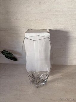 Sklenená váza