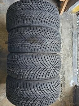245/40R19