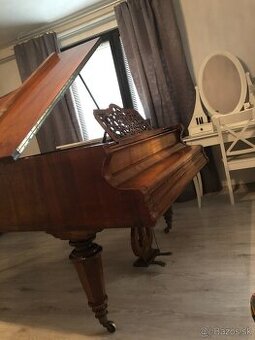 Piano starožitnosť 100 rokov staré