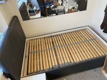Predám posteľ 140×200 cm s lamelovým roštom