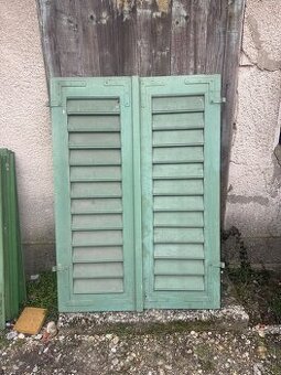 Nastavitelne drevene okenice