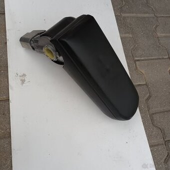 Predám kožennu laktovu opierku original VW