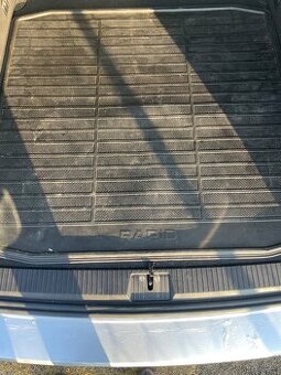 Obojstranny koberec do kufra pre Skodu Rapid Liftback