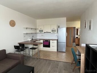 Slnecny 2-izbovy byt s parkovacim miestom