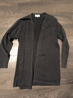 Tmavozeleny svetrík s metalickým efektom