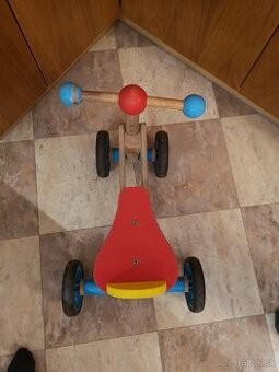 Drevené odrážadlo, cena symbolická.