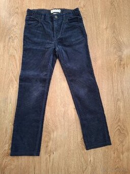 Tmavomodré menčestráky s nastavením v páse 134