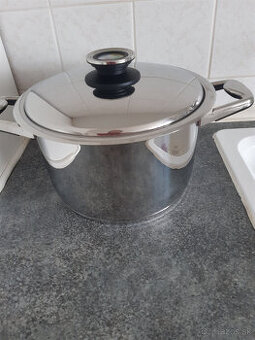 Nádoba s pokrievkou 24 cm a 5,8l