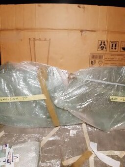 FIat Punto S 2000 skla  do dveří  ..