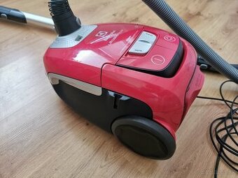 Predam ultratichy vysavac