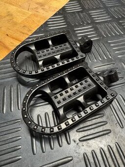 BILTWELLMushman Foot Pegs (stupacky) pre Harley-Davidson