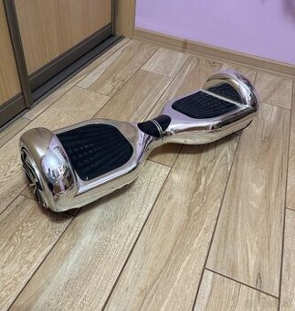 Strieborny hoverboard/seagway