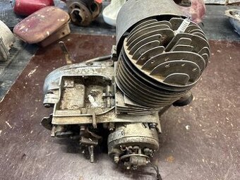 Predám MOTOR ČZ 175/501 skúter,  dvojvýfuk, dynamoštartér