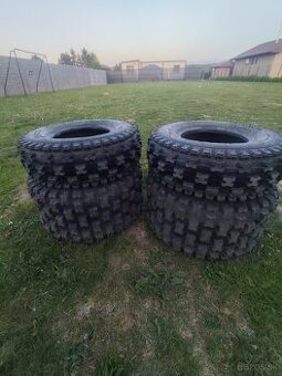 Pneumatiky na stvorkolku