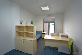 Kancelária 17,5 m2 s loggiou - v centre mesta