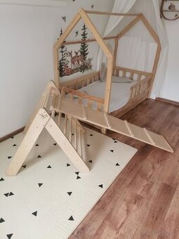 Elis Design Montessori Piklerovej trojuholnik + smykalka