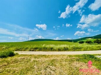 Na predaj orná pôda 9506 m2 Kolačno