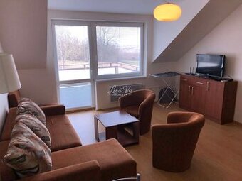 Na predaj veľký apartmán v Podhájskej