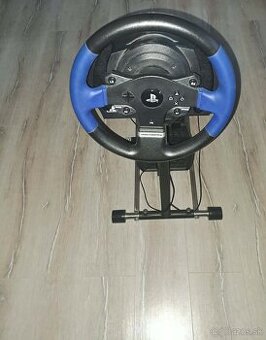 Predám volant na ps4 a ps5.