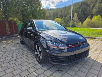 VW Golf 2.0 GTI DSG Performance