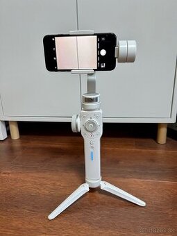 Zhiyun Smooth 4